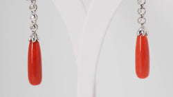 Pendants d'oreilles en or blanc, diamants et corail