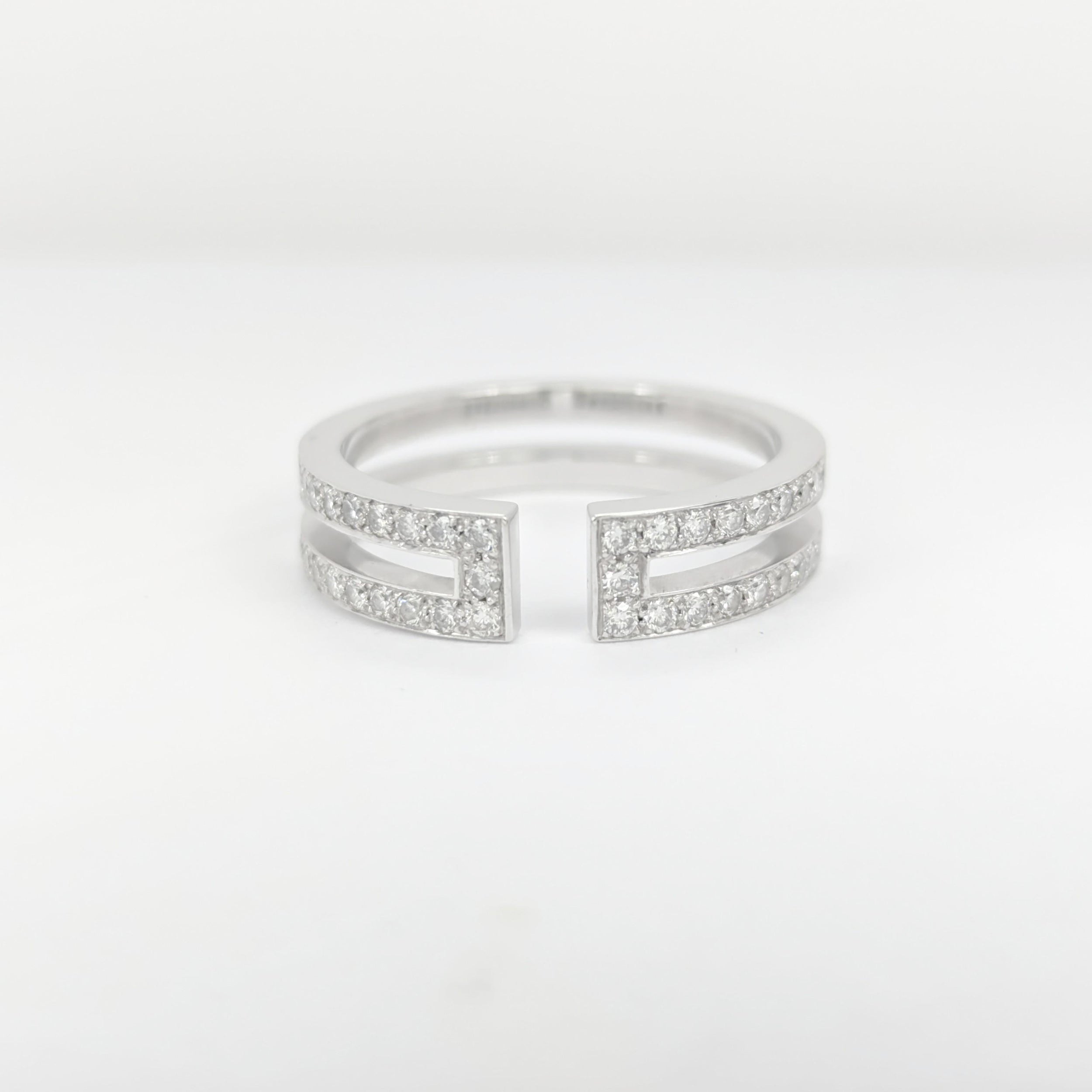 Bague en or blanc et pavage diamants