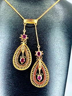 Collier bayadère en or 18 carats et grenats , époque fin 19 eme.