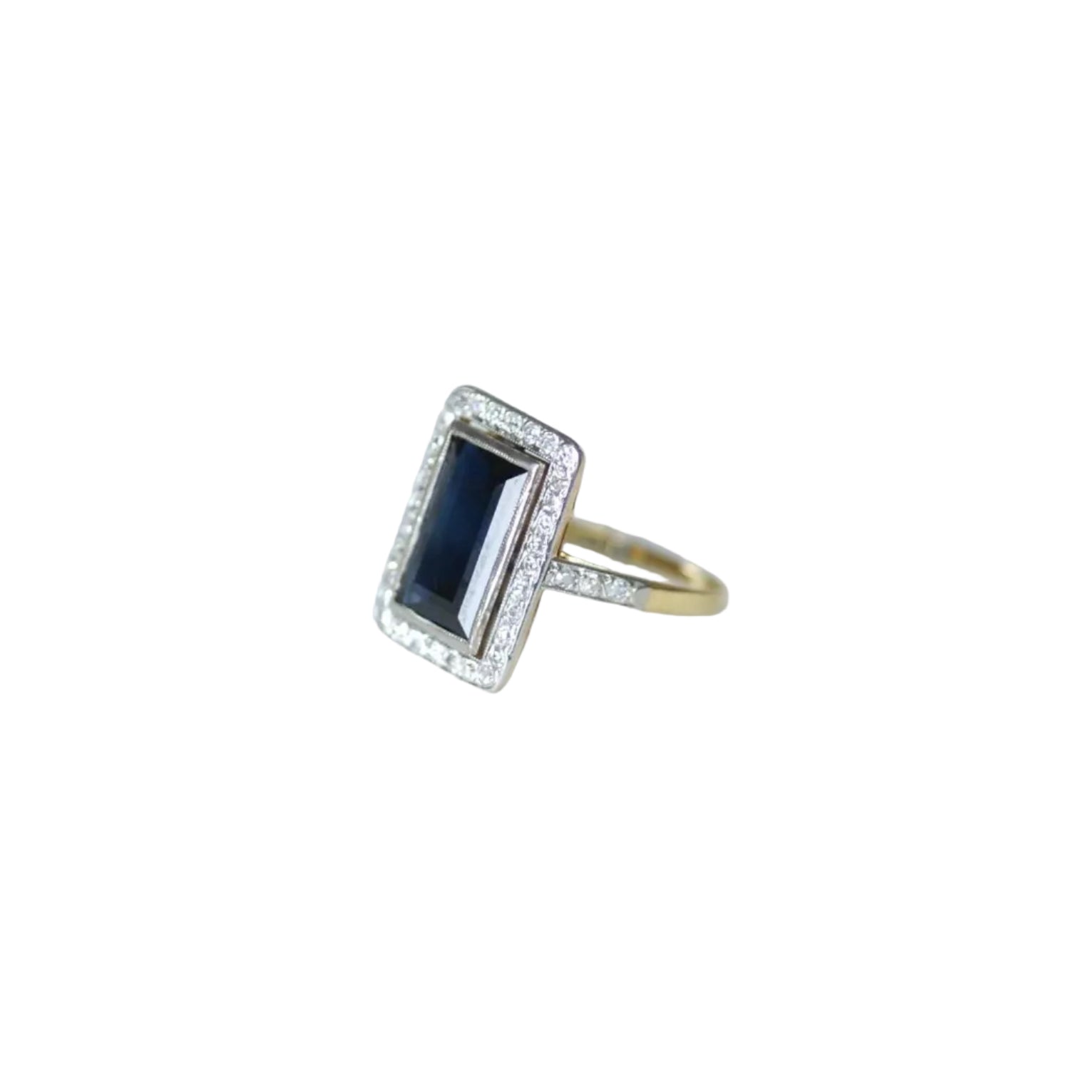 Bague Art Deco rectangulaire en or jaune et platine avec saphir et diamants