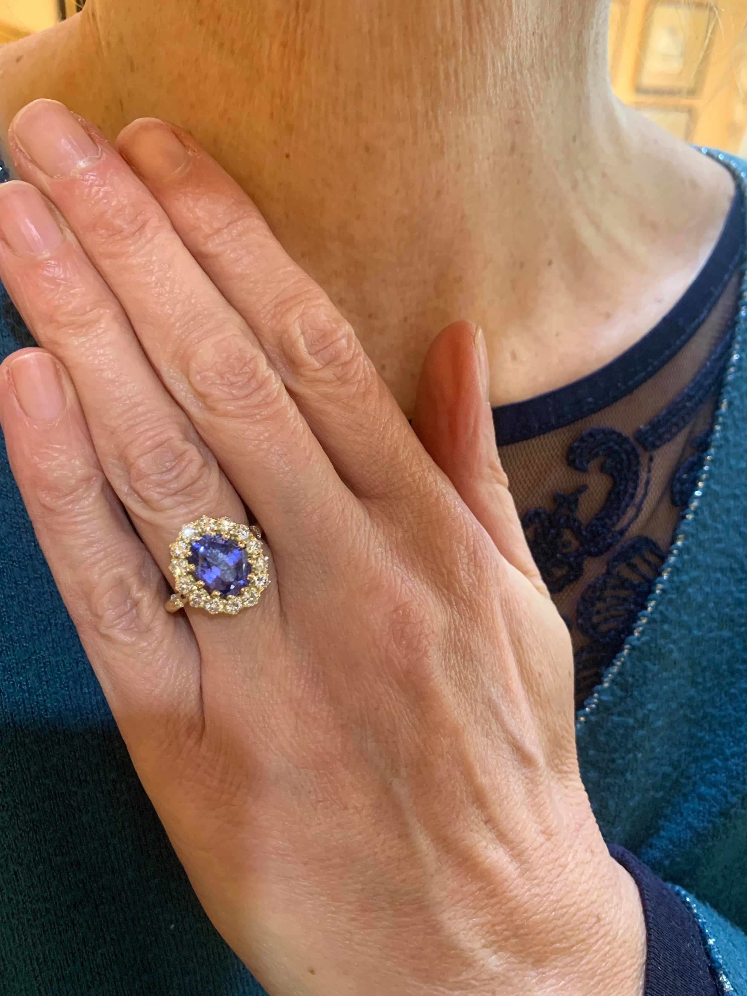 Bague Pompadour Saphir Ceylan Non Chauffé 3.55 Carats Diamants Or Jaune 18 Carats (Certificat)