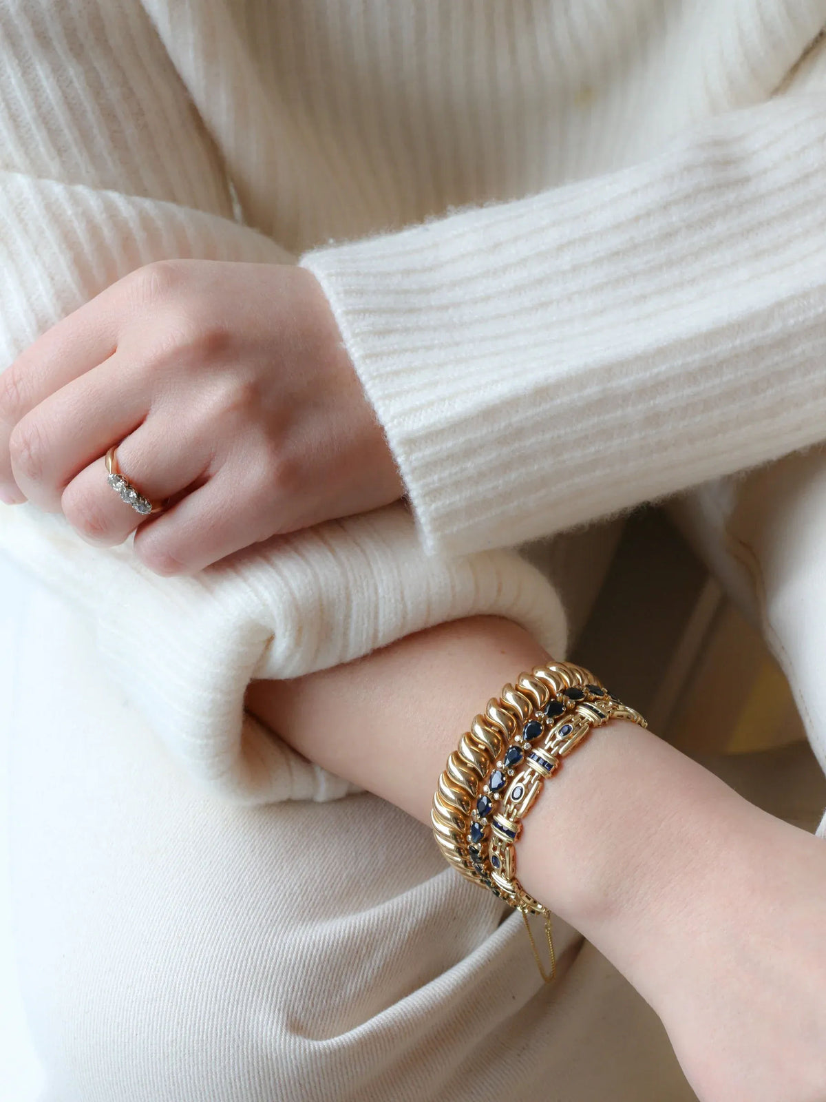 Yellow gold, sapphire and diamond bracelet