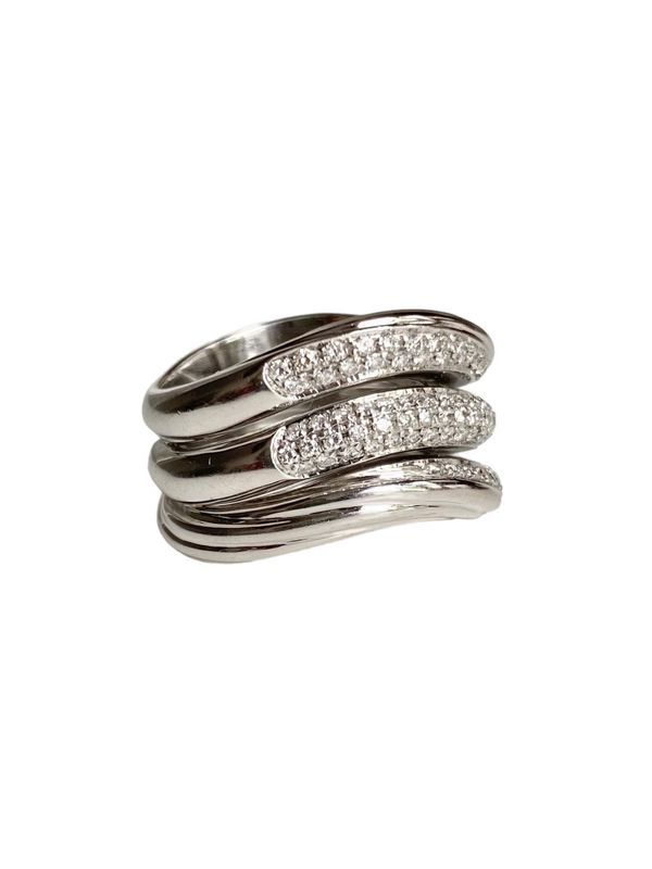 Bague, en or blanc 18k sertie de diamants