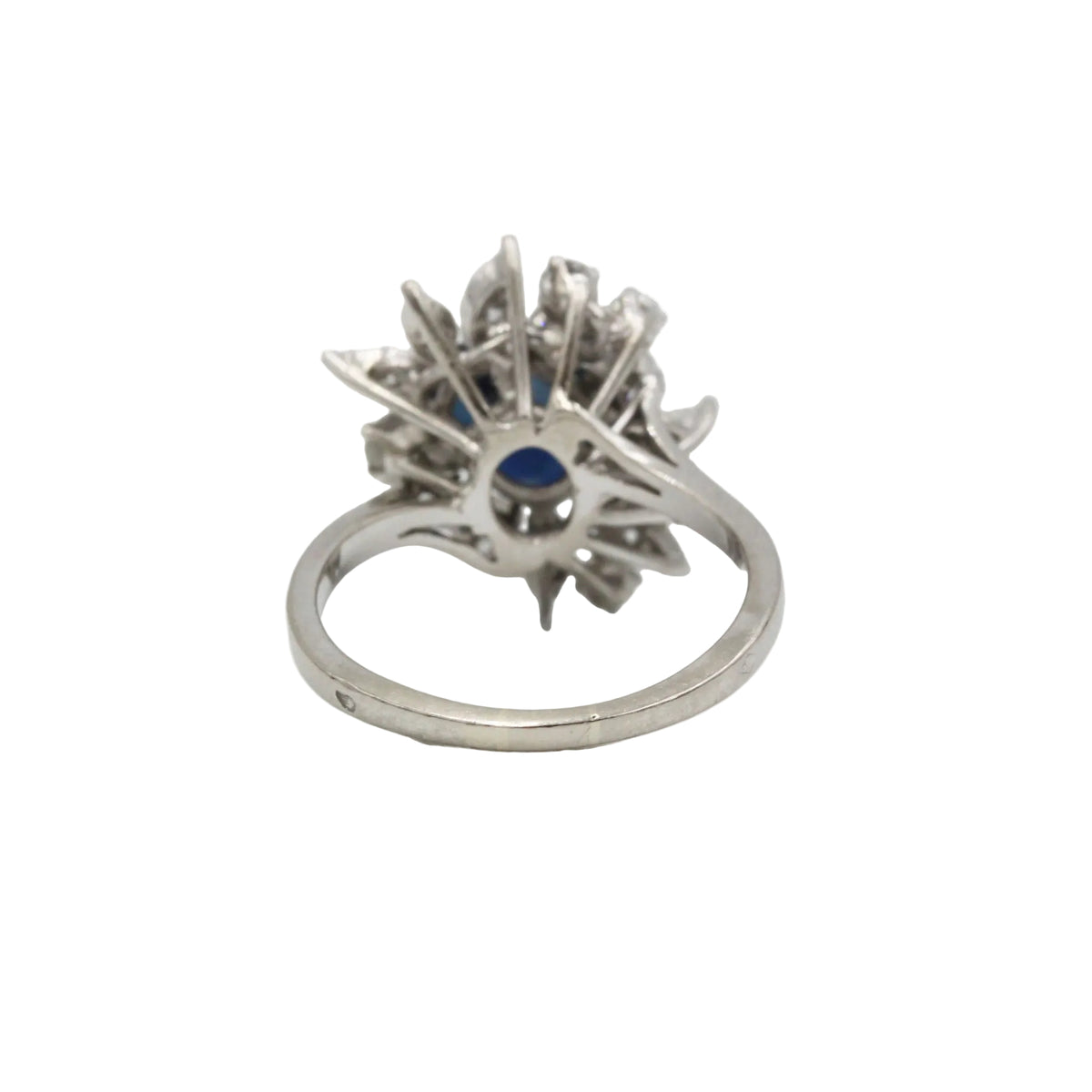 Ring Cocktail in white gold, sapphire and diamonds