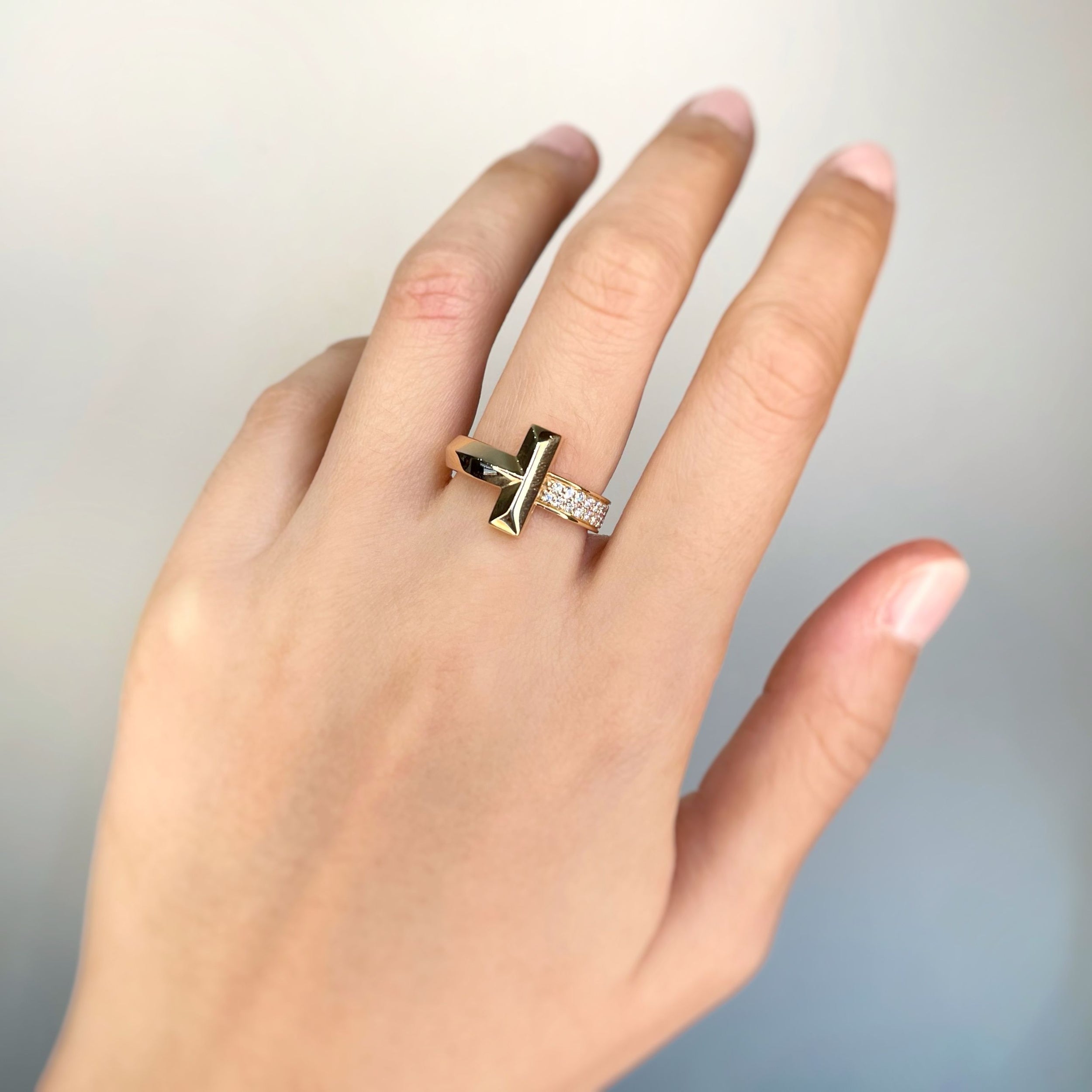 TIFFANY & CO. “T1” ring in pink gold and diamond