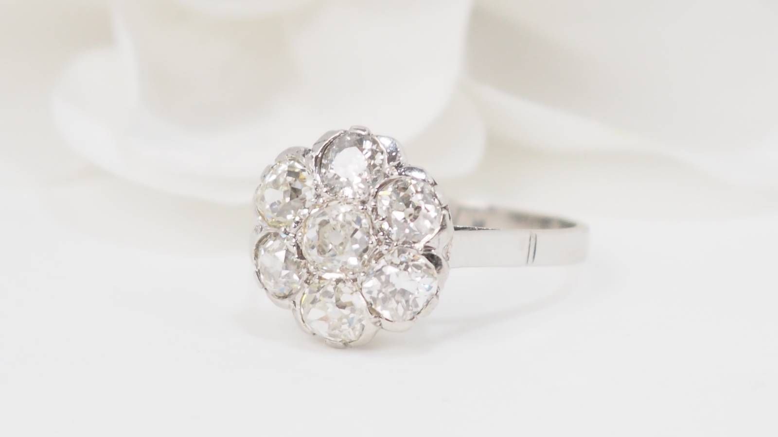 Bague Fleur en platine et diamants