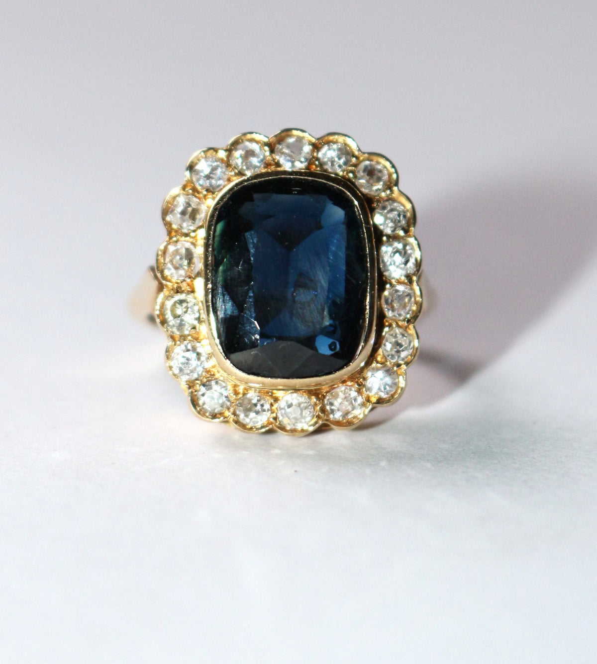 Ring Vintage Yellow Gold Intense Blue Sapphire
