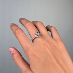 Solitaire ring with side stones - Gold, Platinum &amp; Diamonds