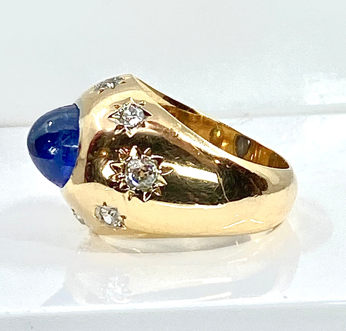 Bague en or jaune 18 carats, saphir 5,10 carats Ceylan non chauffé et diamants