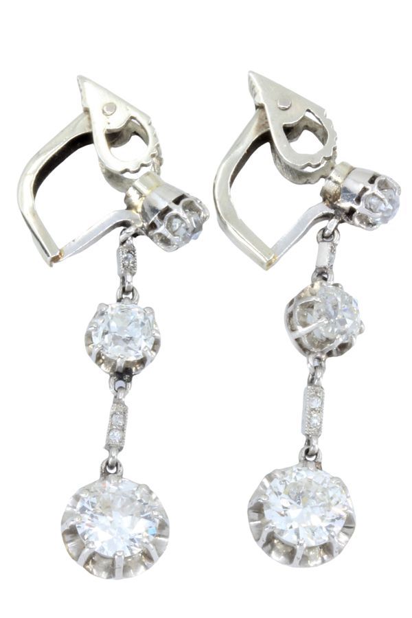 Boucles d'oreilles art-déco diamants en or blanc