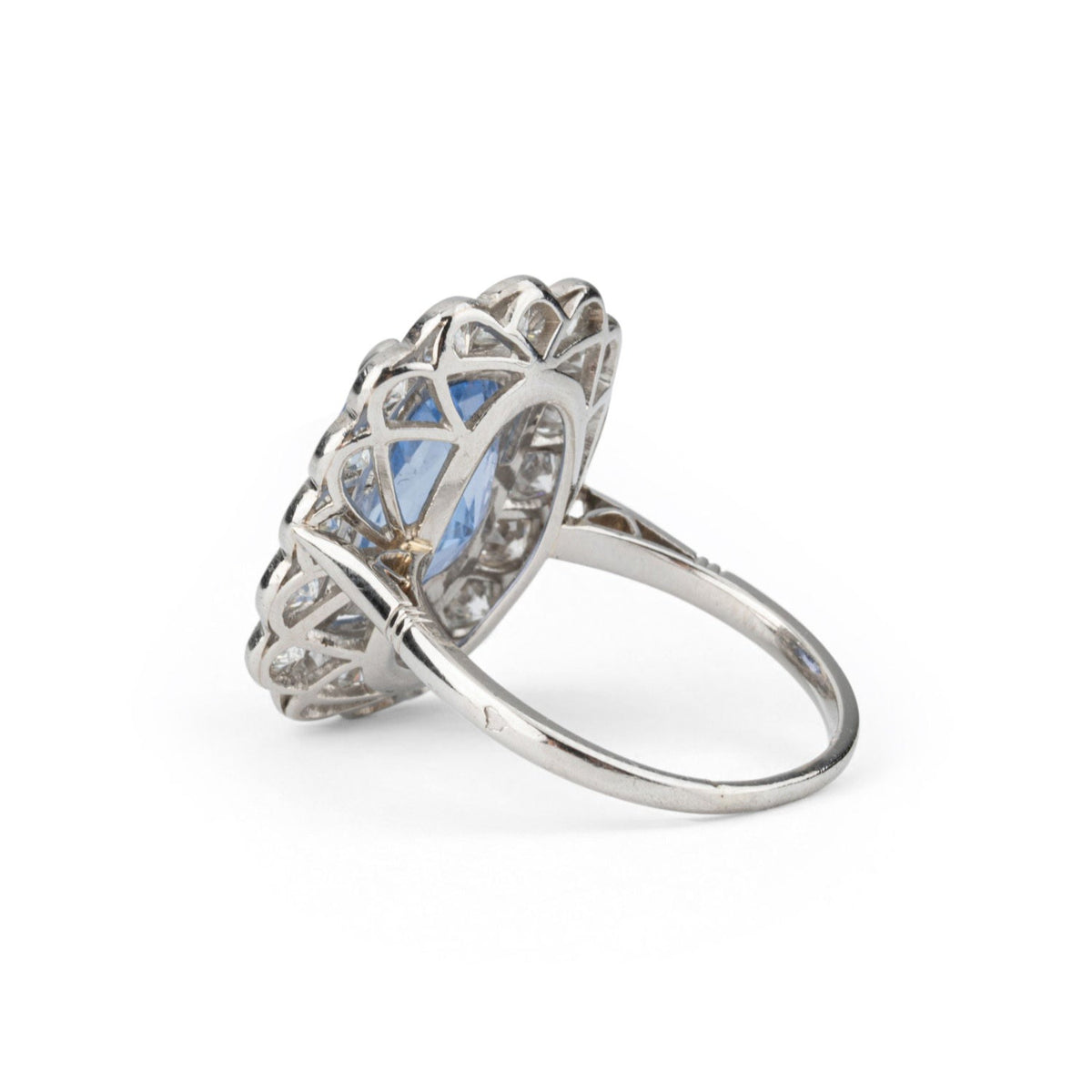 Bague Marguerite en platine, saphir et diamants