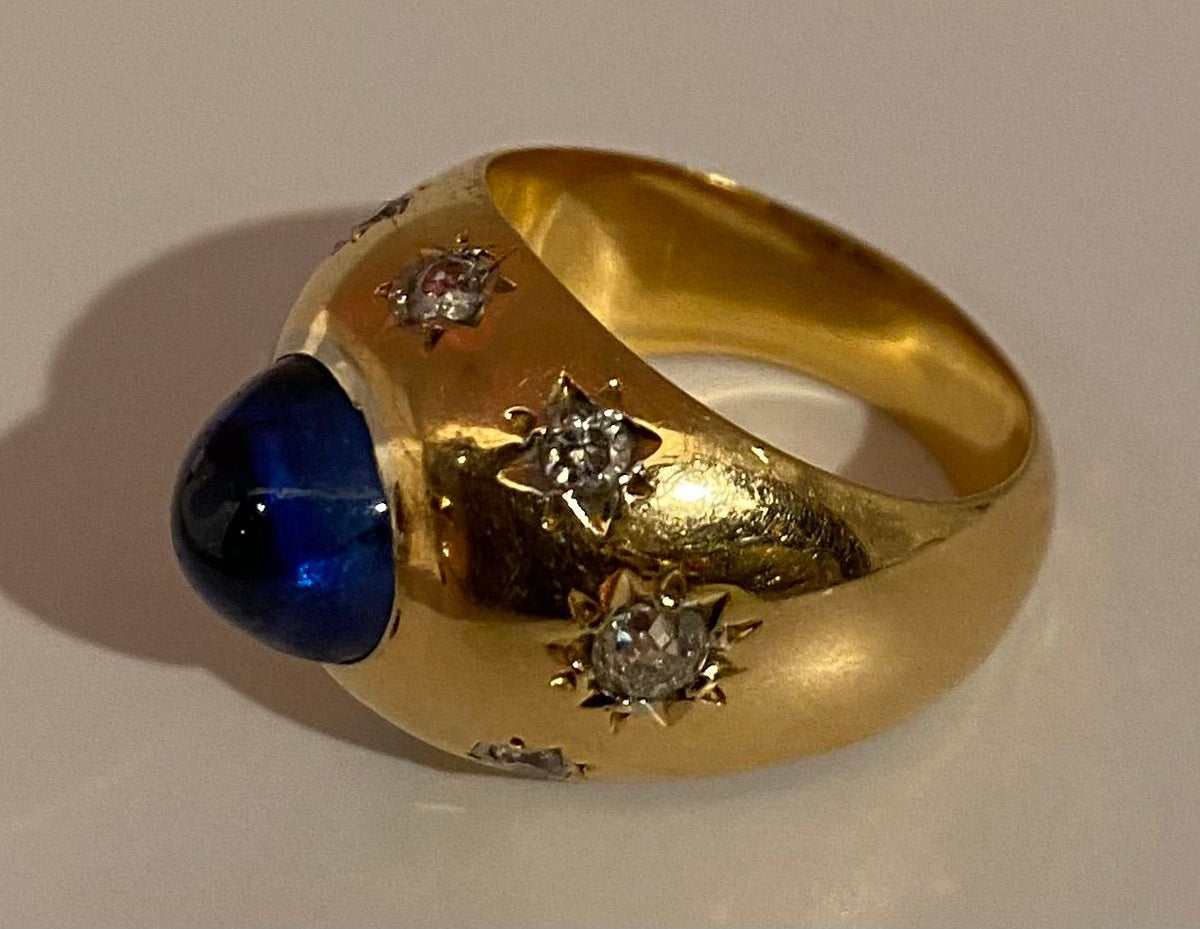 18-carat gold ring, 5.10 ct unheated Ceylon cabochon sapphire circa 1940