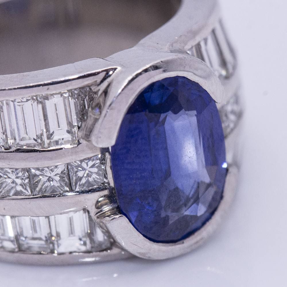 Bague CASHEMIRA en or blanc et saphir.