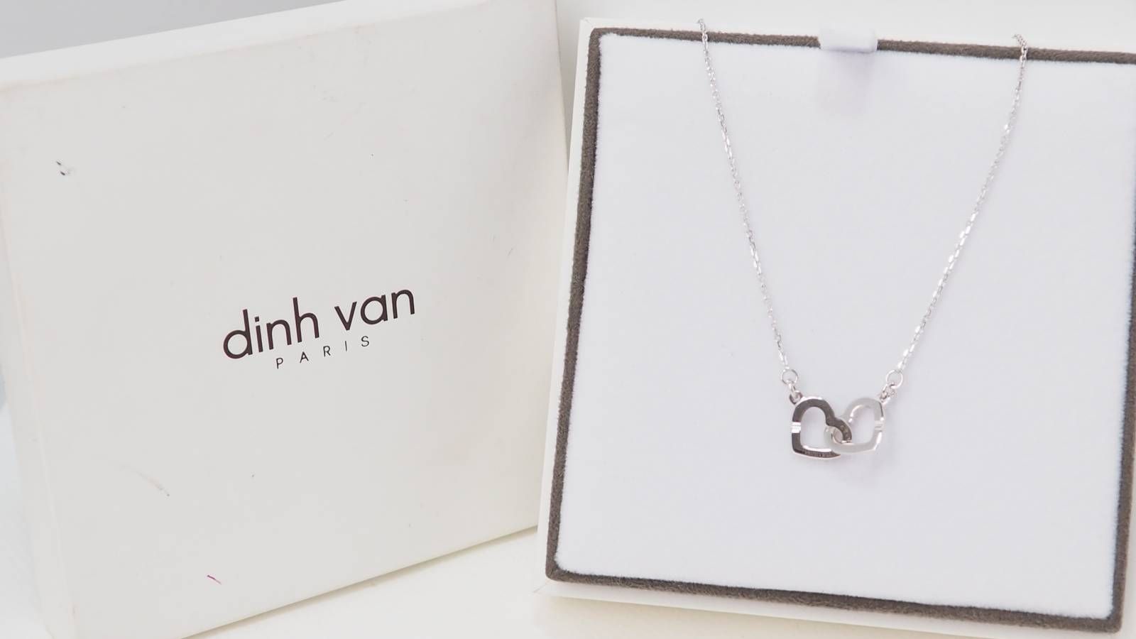 Collier double coeurs Dinh Van en or blanc