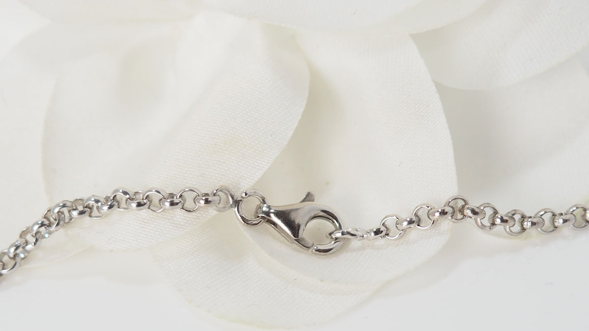 Heart pendant necklace in white gold and diamonds 