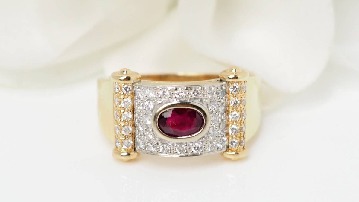 Bague ruban en or bicolore, diamants et rubis