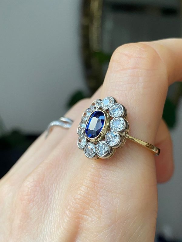 Ring Antique Pompadour in yellow gold 18k sapphire and diamonds