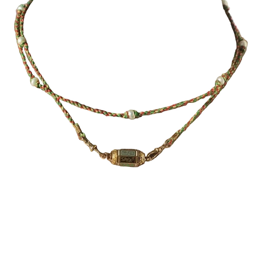 Collier en or rose et émail