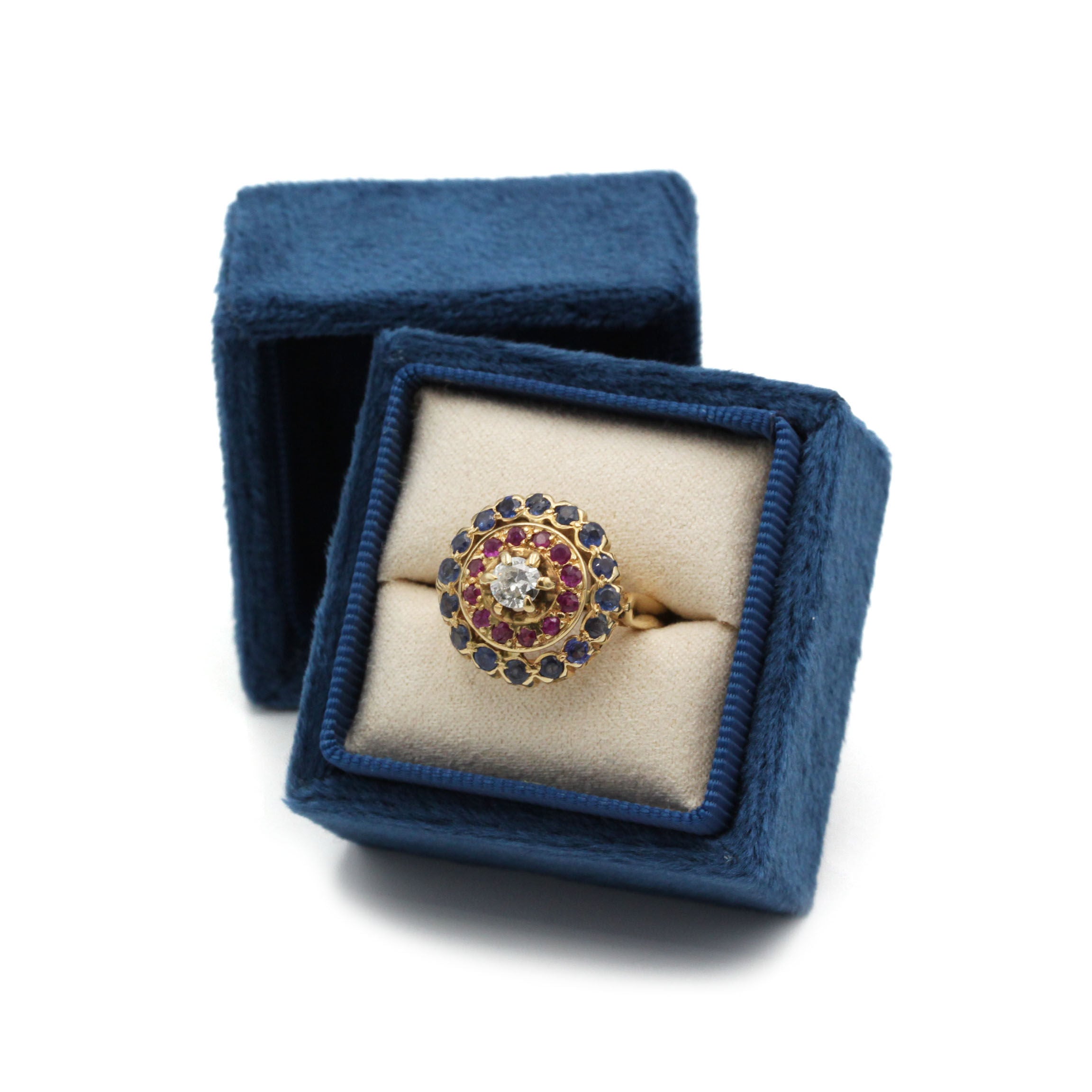 Ring Cocktail in yellow gold, rubies, sapphires and diamonds