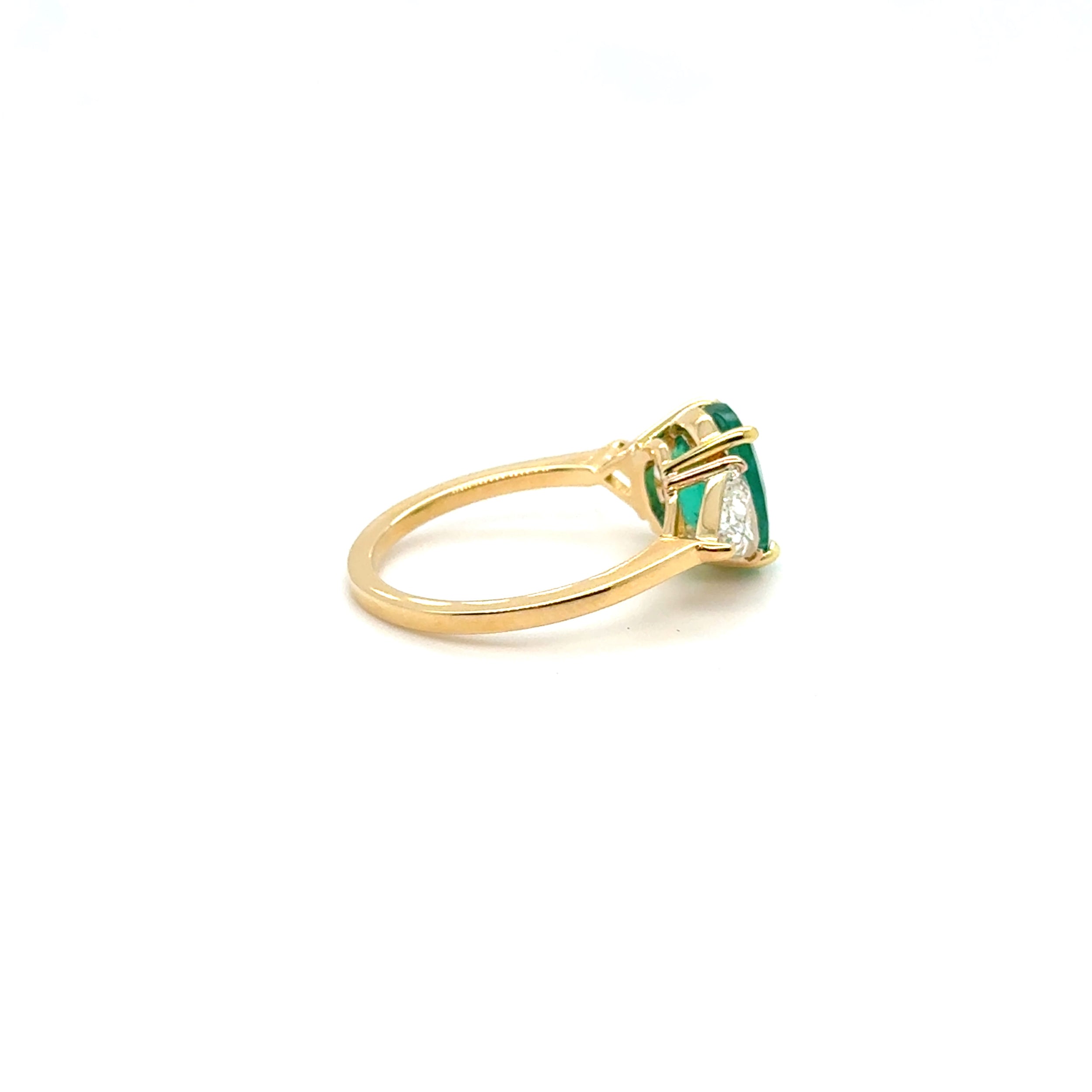 Bague Or jaune - Emeraude Brésil et Diamants triangle