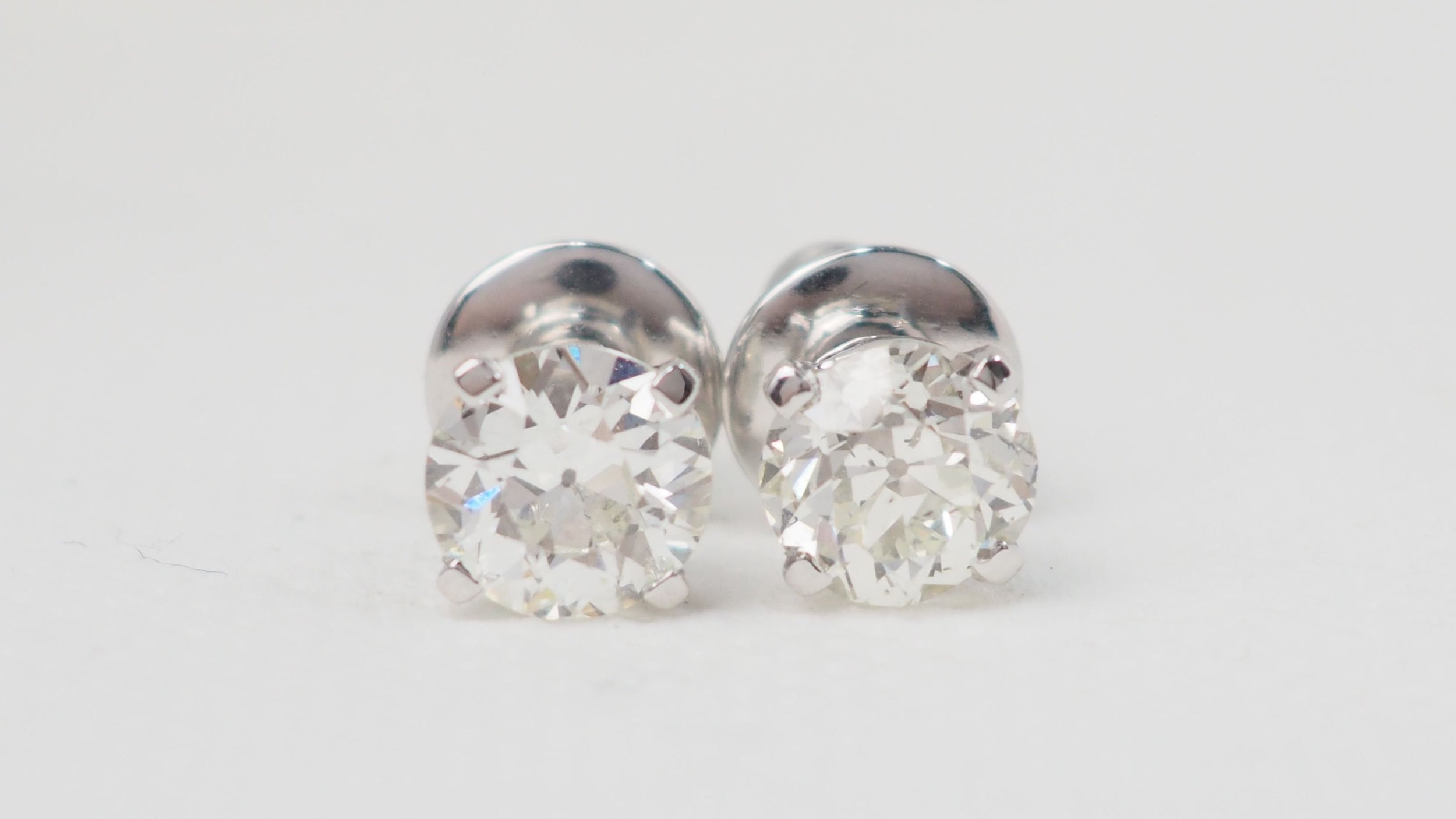 White gold and diamond earrings