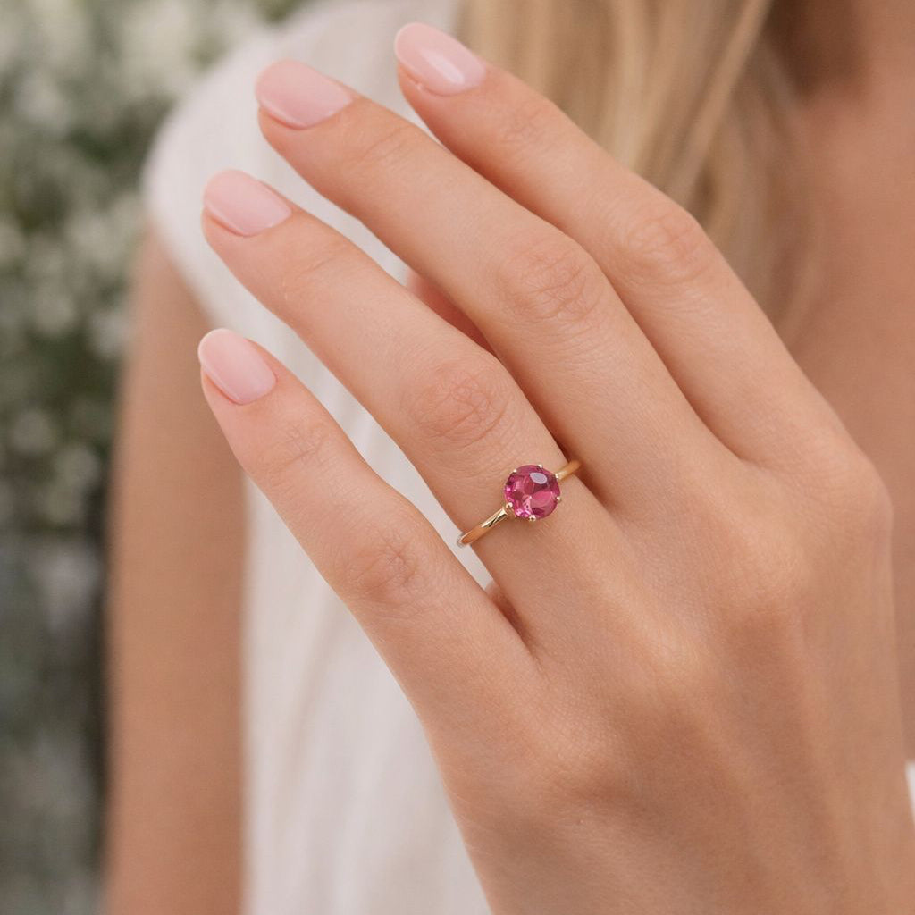 Bague Solitaire en or jaune et rubellite