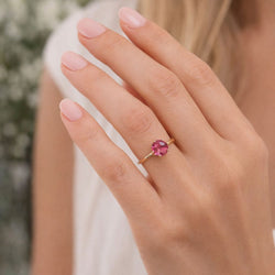 Bague Solitaire en or jaune et rubellite
