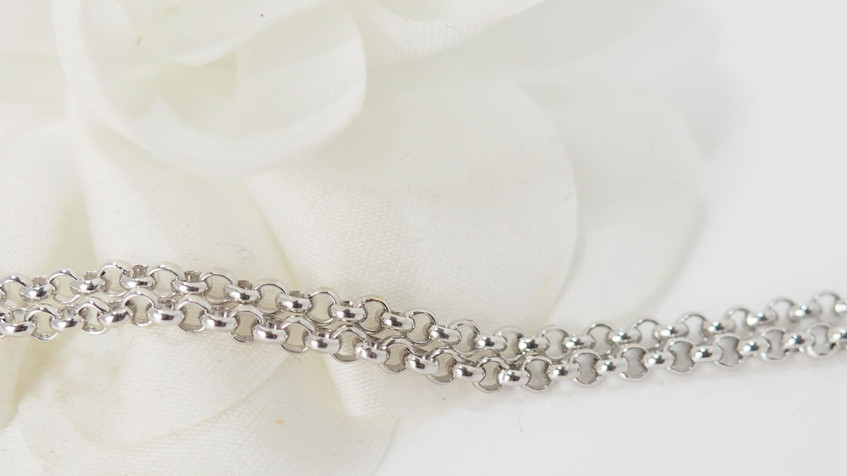 Heart pendant necklace in white gold and diamonds 