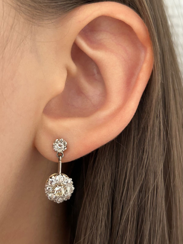 Pendant earrings in yellow gold, paltinium and diamonds