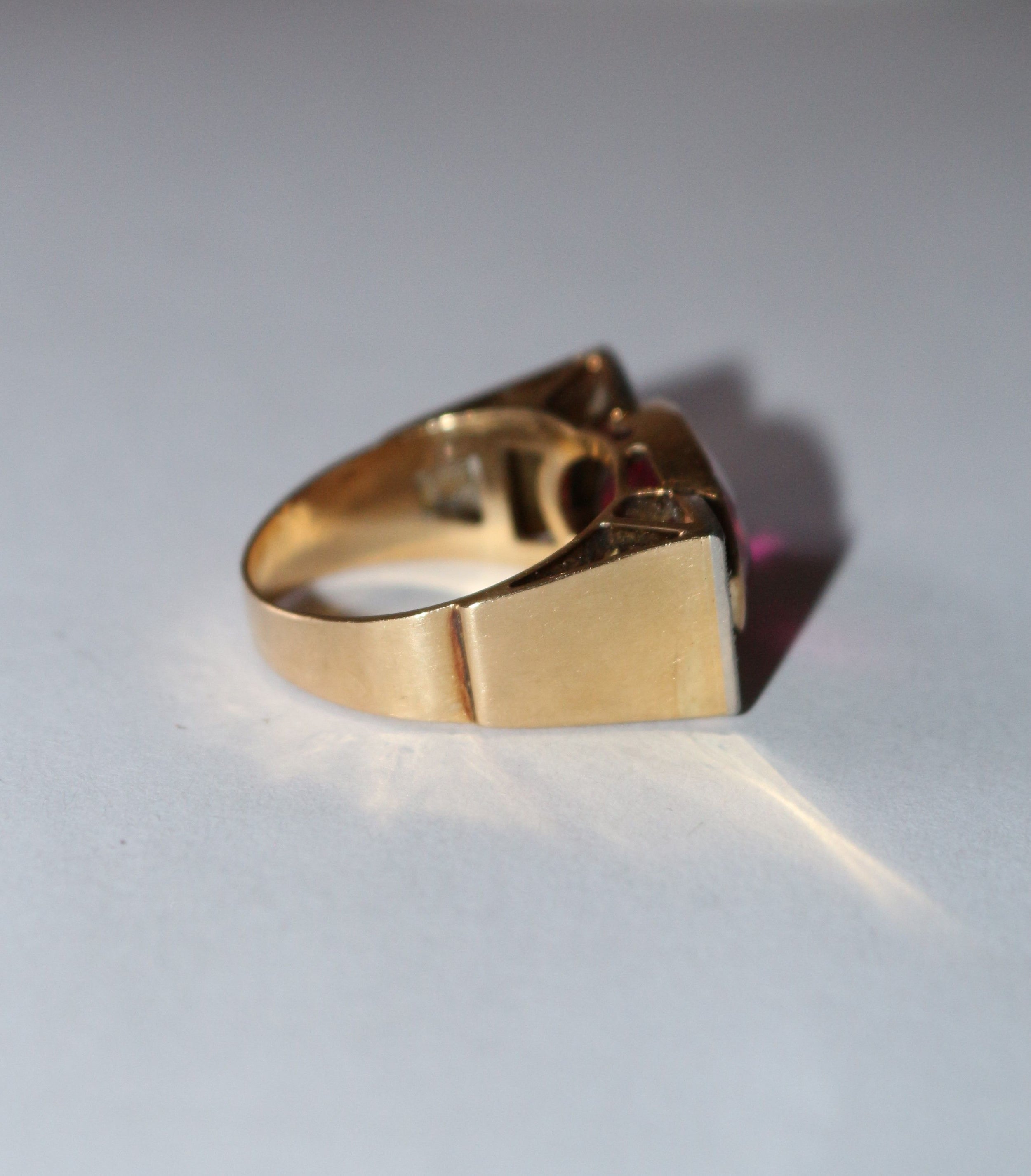 Bague Tank Or Jaune Et Platine, Saphir rose Verneuil Et Diamants