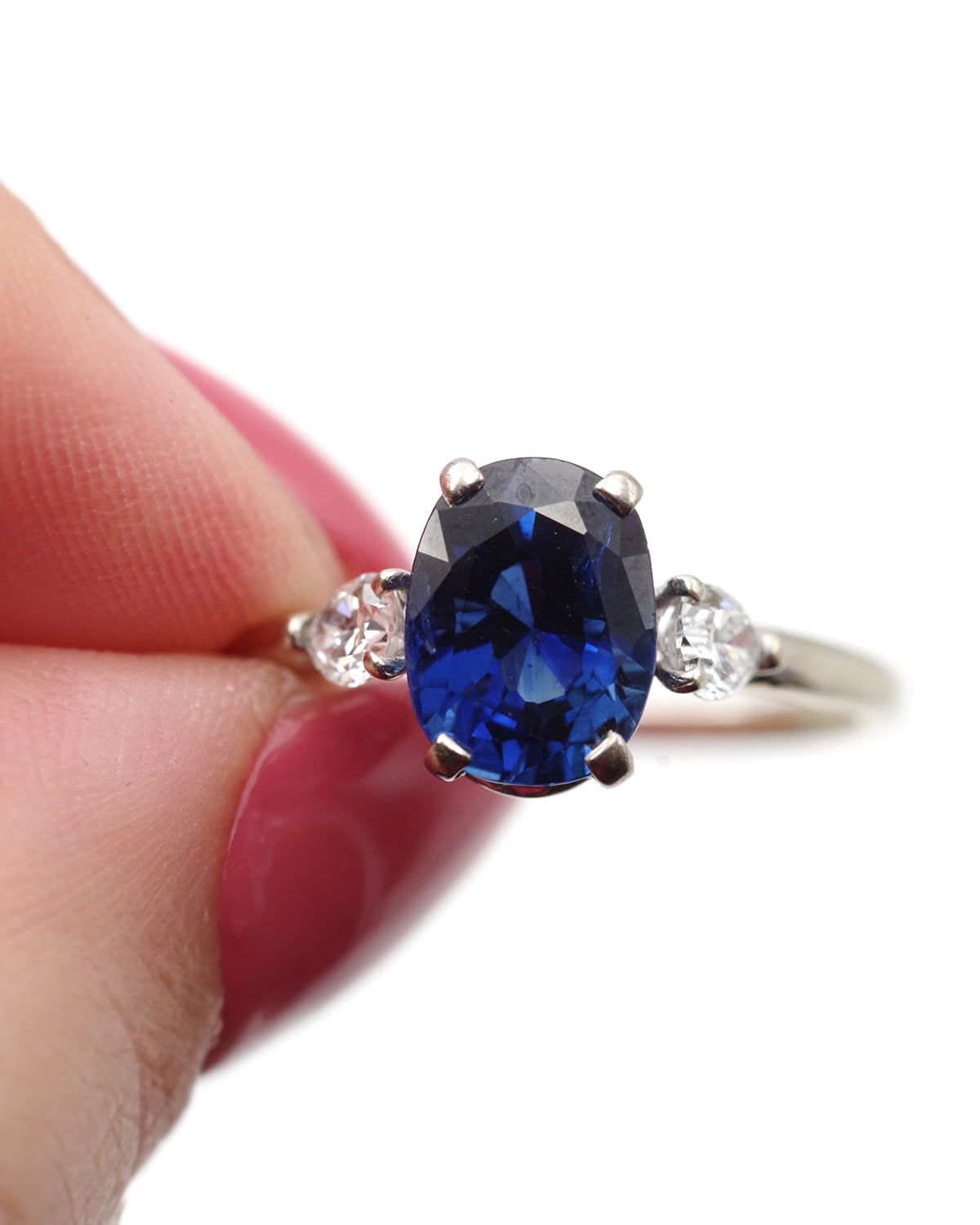 2.6 ct blue sapphire and diamond ring in white gold