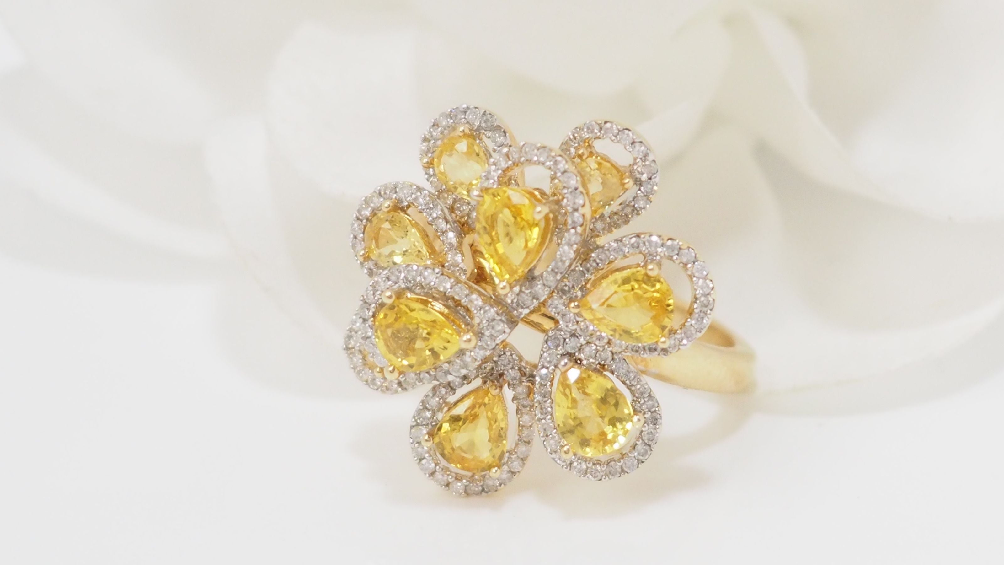 Bague Fleur or blanc et citrines et diamants