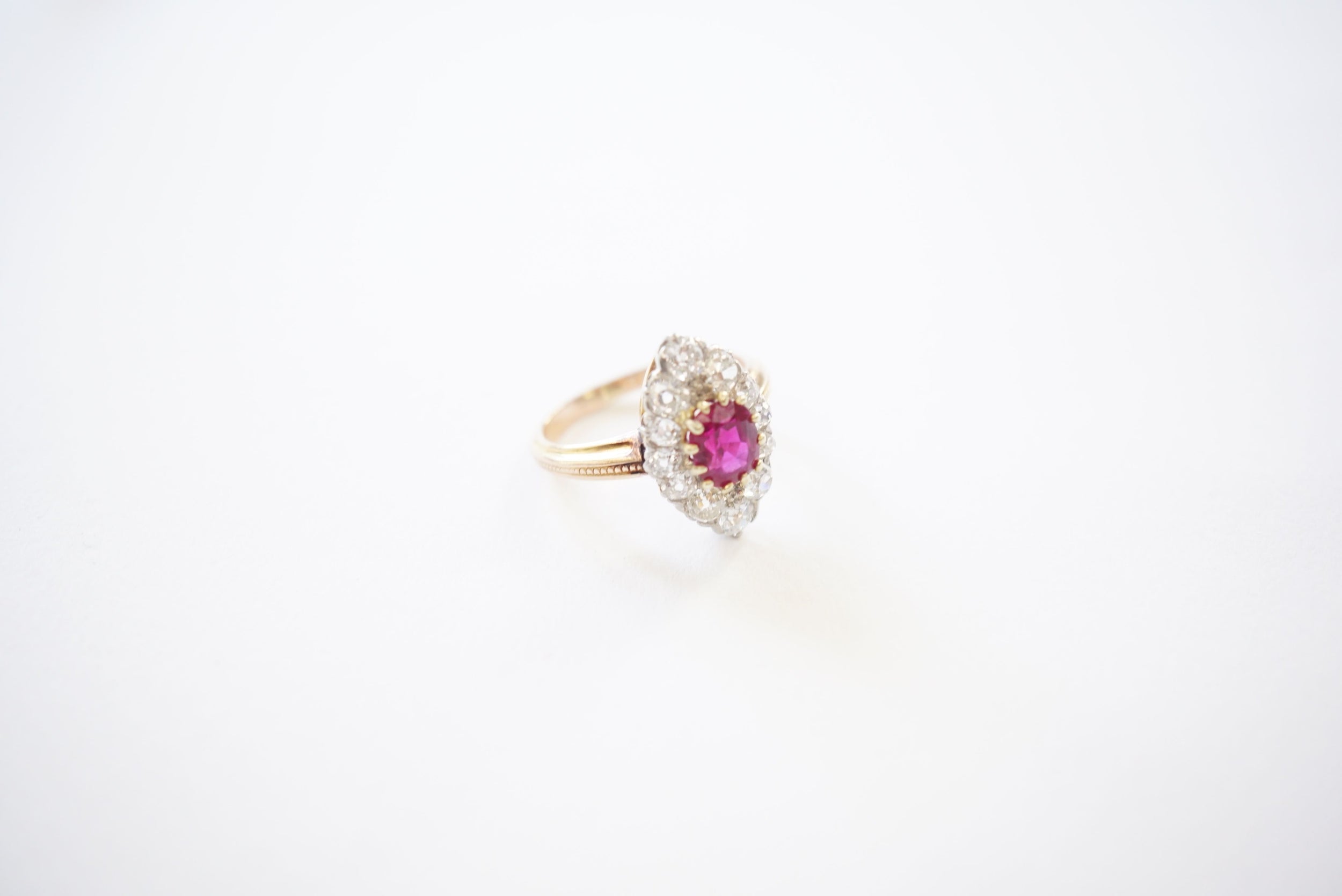 Bague or Rubis Birman naturel et diamants