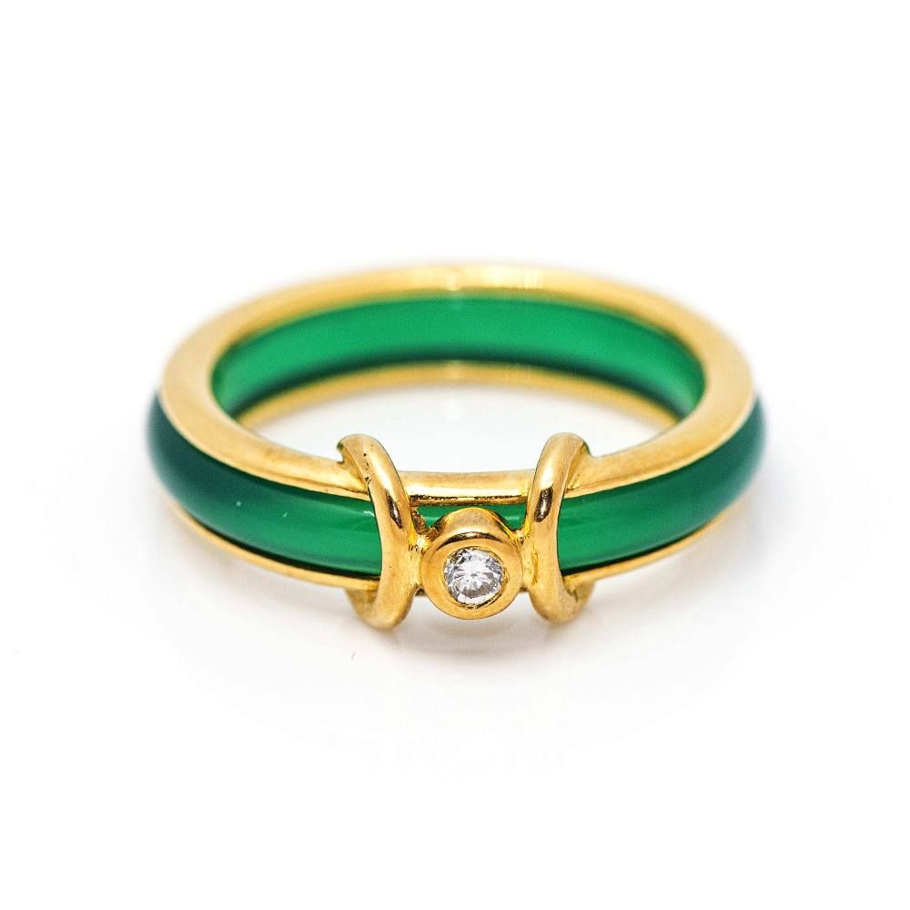 Bague en or avec agate et diamant. Deuxième main