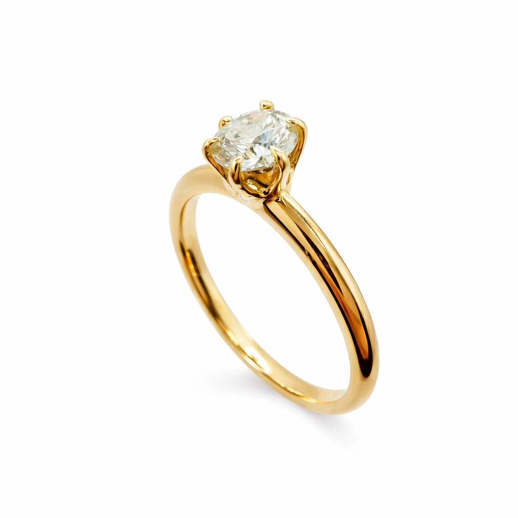 SOLITARIO EN ORO AMARILLO CON DIAMANTE NATURAL