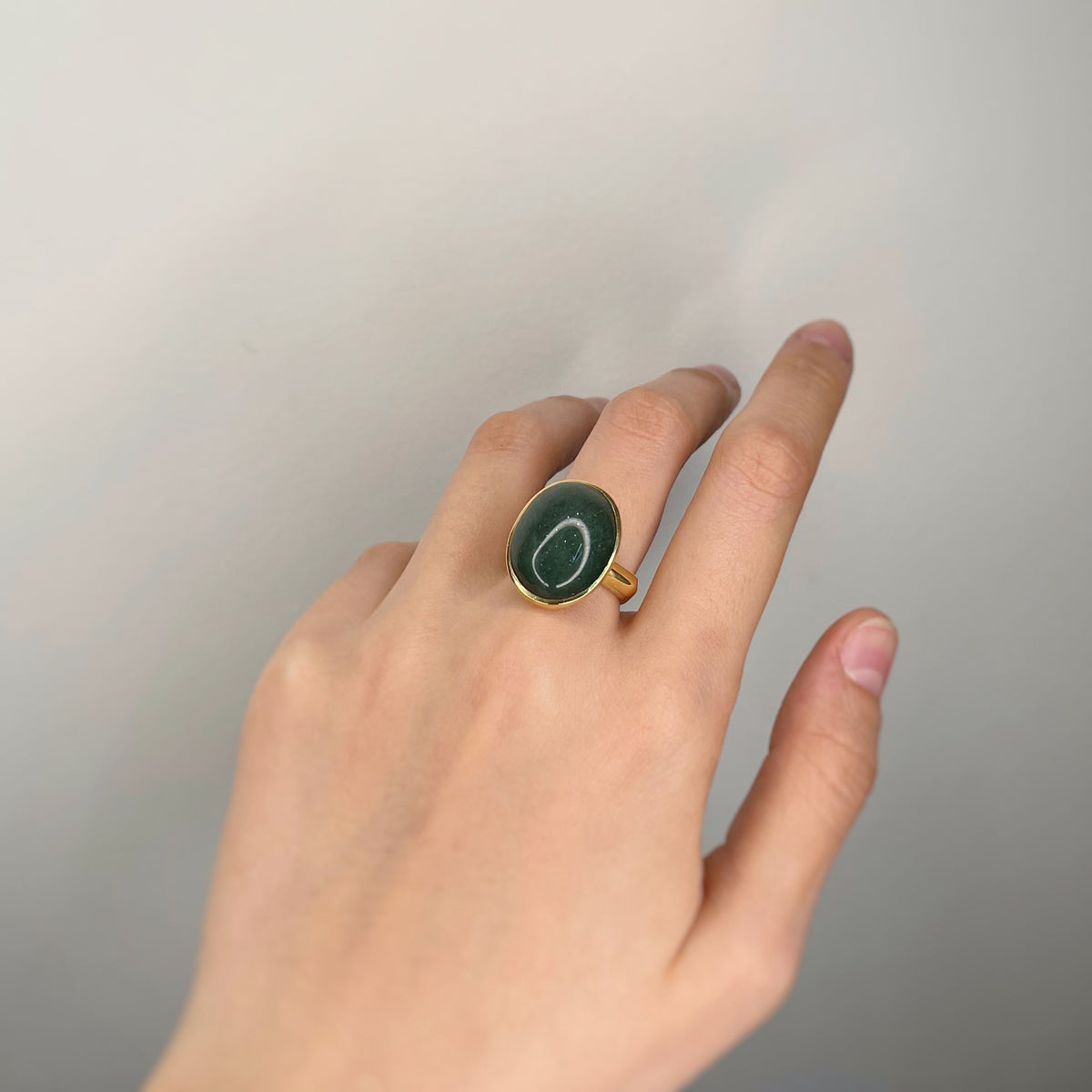 Ring Solitaire in yellow gold and aventurine