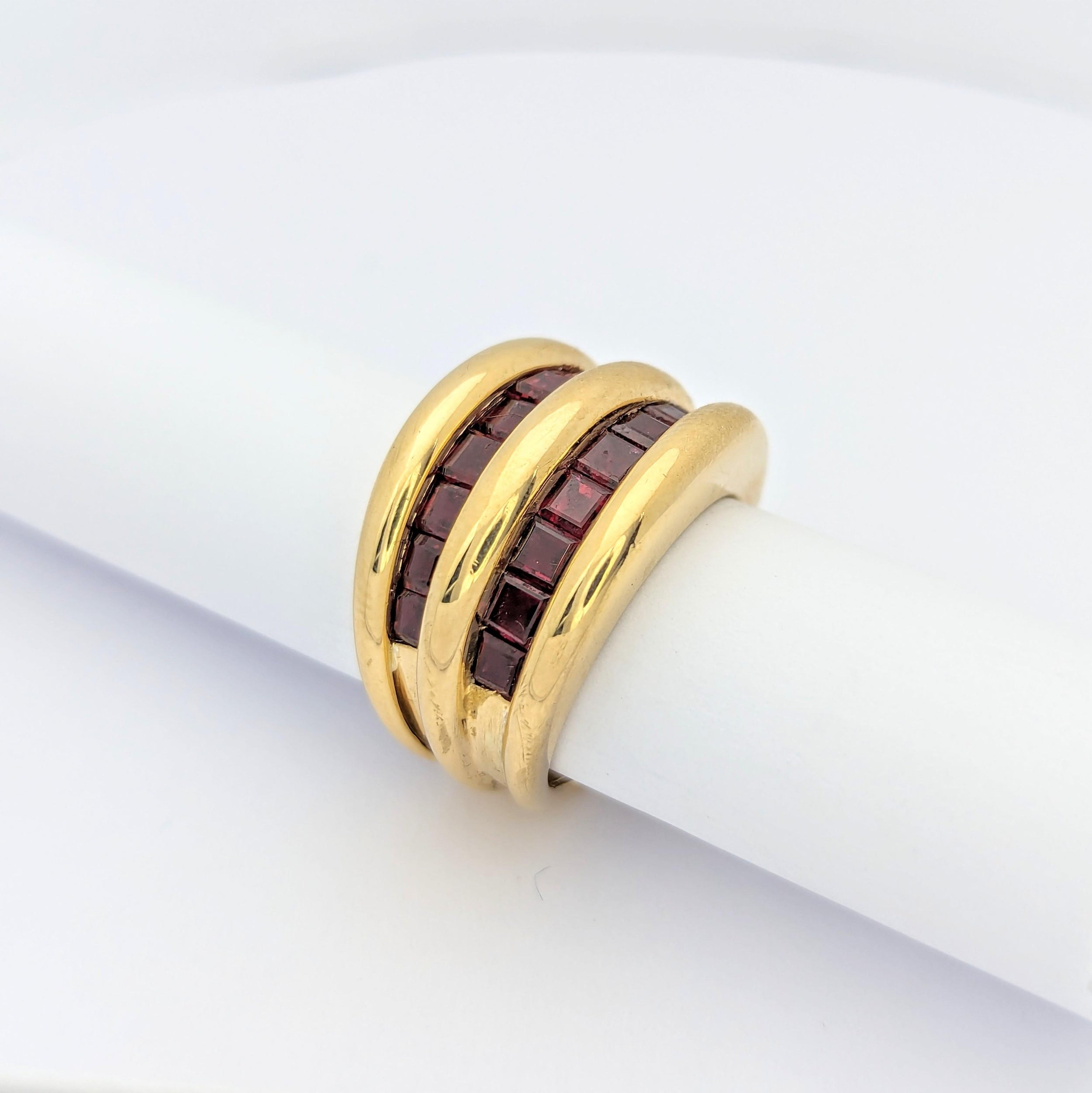 Bague Verney en or jaune et rubis