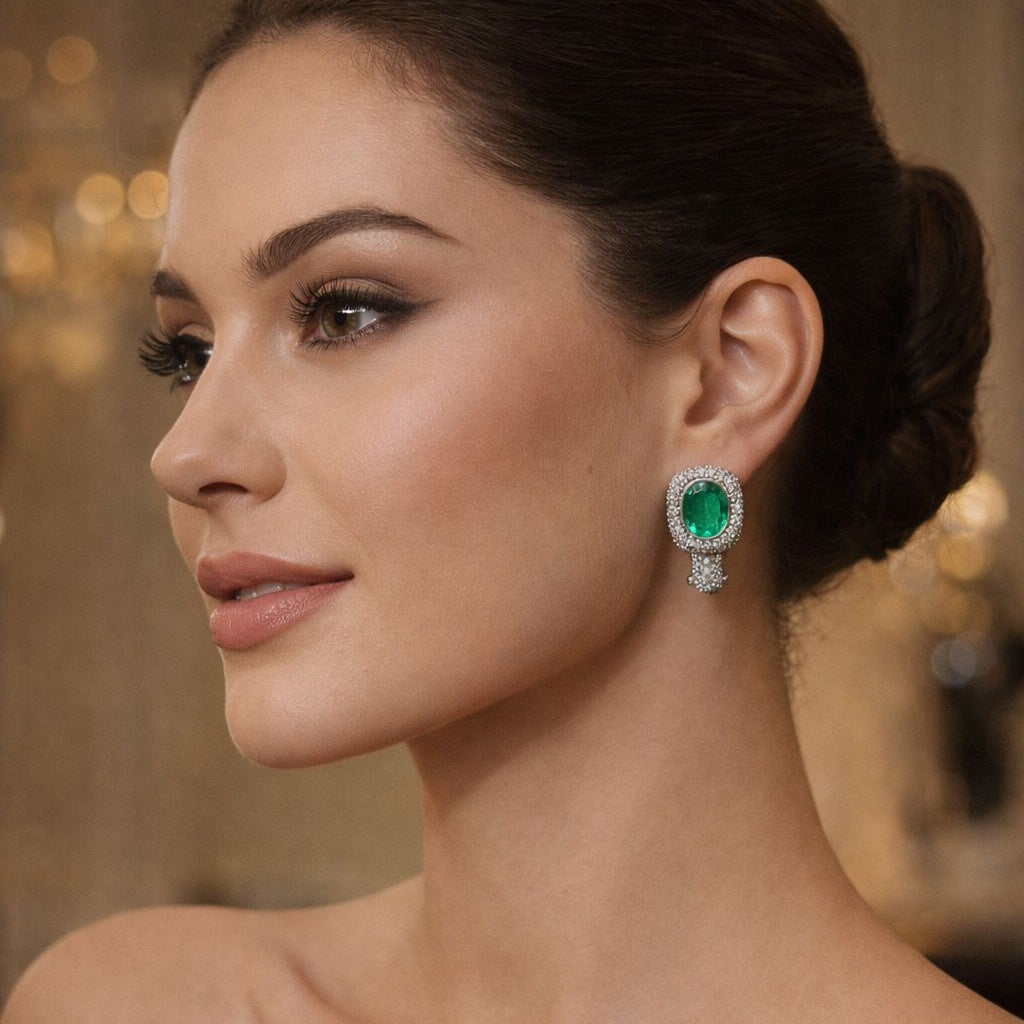 PENDIENTES EN ORO BLANCO CON ESMERALDAS OVALES Y DIAMANTES