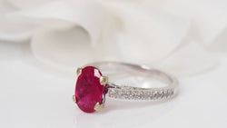 White gold, ruby ​​and diamond ring 