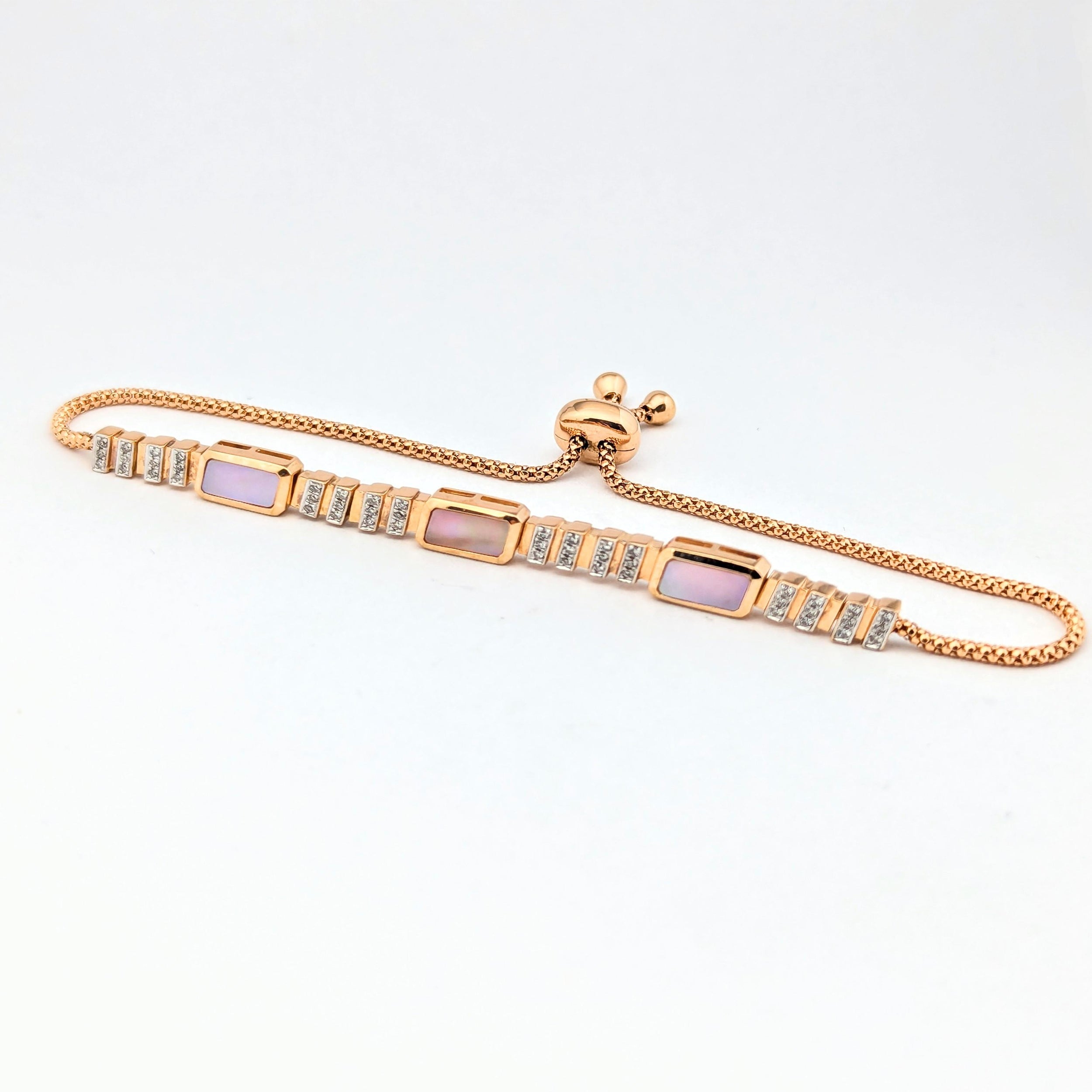Bracelet en or rose diamants et nacre