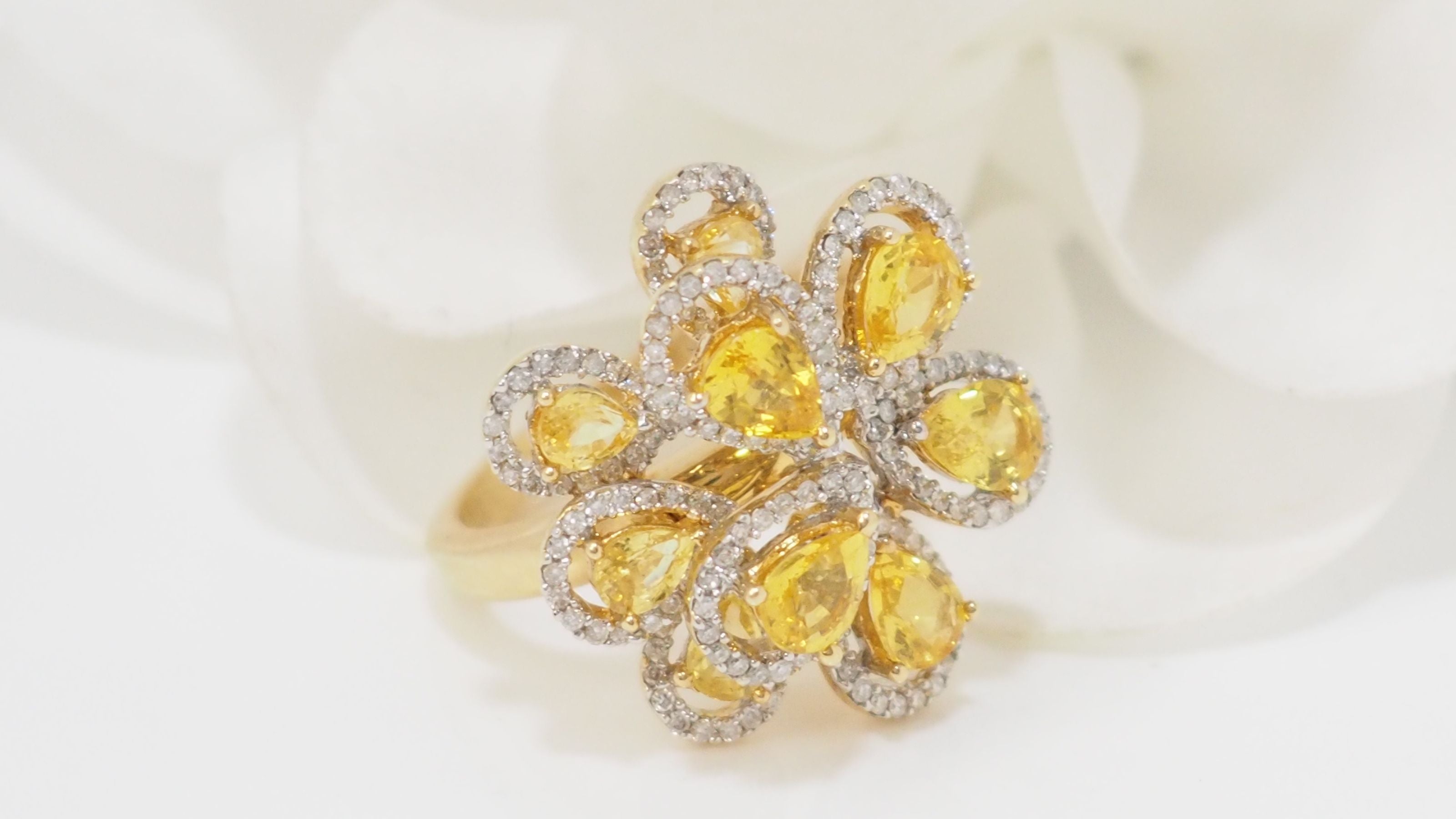 Bague Fleur or blanc et citrines et diamants