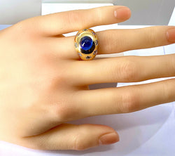 Dome ring in yellow gold, Ceylon sapphire and diamonds