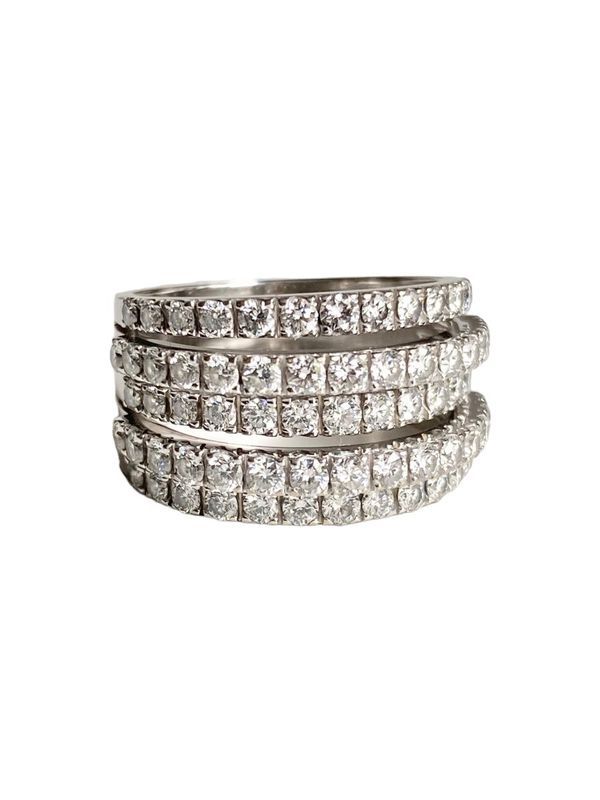 Bague DE BEERS, en or blanc 18k et diamants.