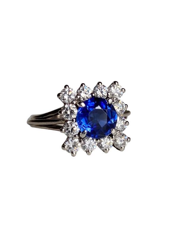 Bague, en Or Gris 18k, platine, saphir et diamants