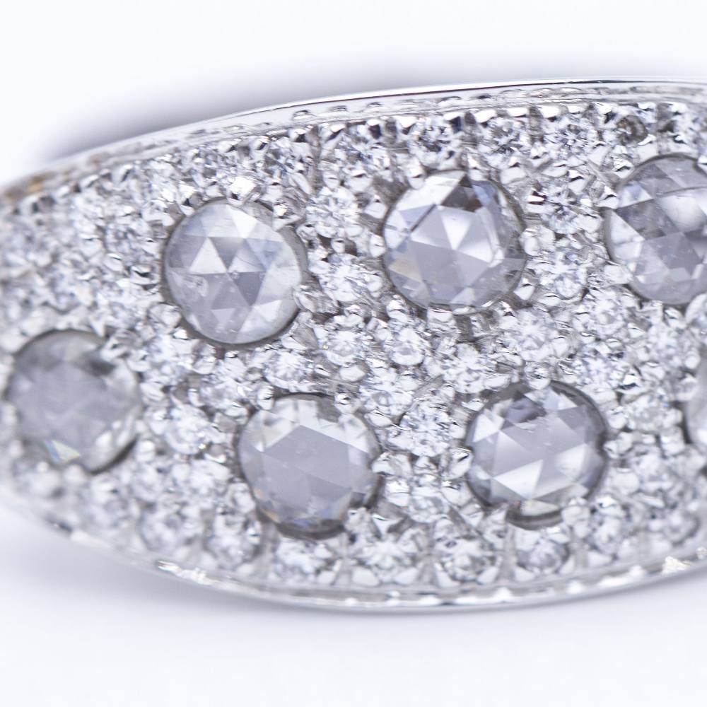 Bague en or blanc avec diamants taille brillant