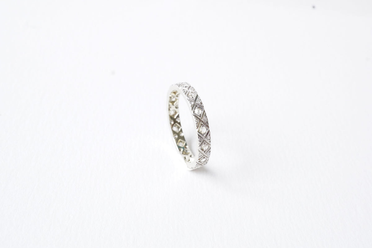 Ring Alliance in white gold, paltinium and diamonds