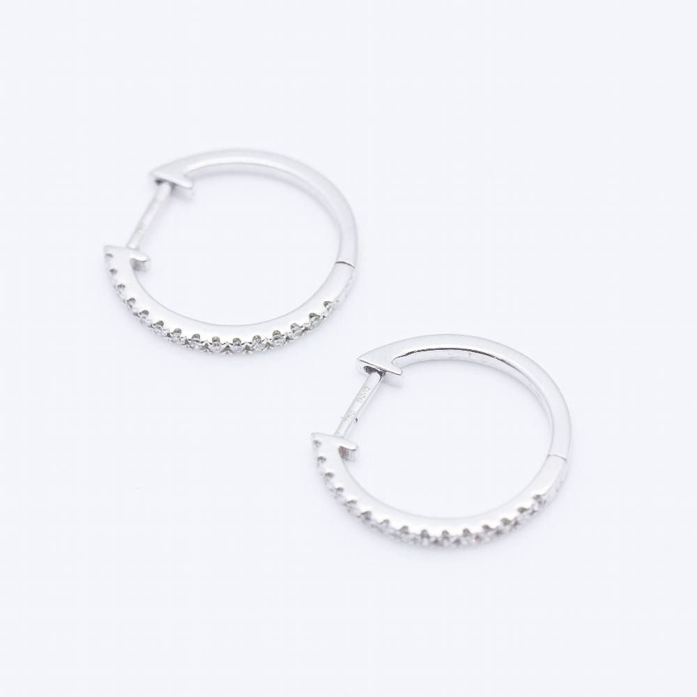 Boucles d'oreilles en or blanc et diamants d'occasion