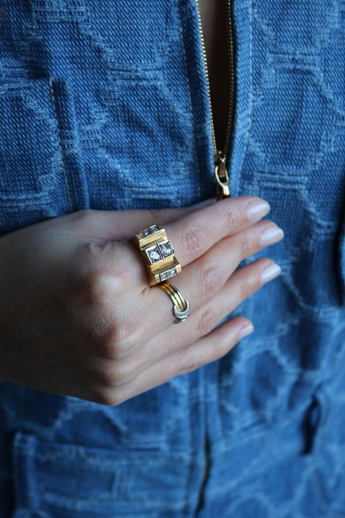 Tank ring in yellow gold, platinum and diamonds