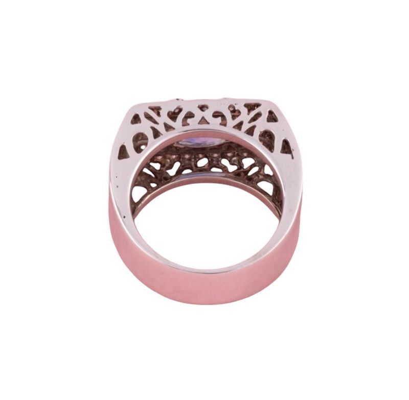 Tank ring in 18k white gold with sapphire and diamonds 