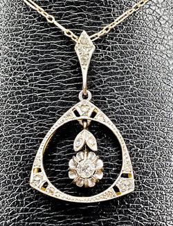 Pendentif en diamant et sa chaîne en or 18 carats, époque Art Deco